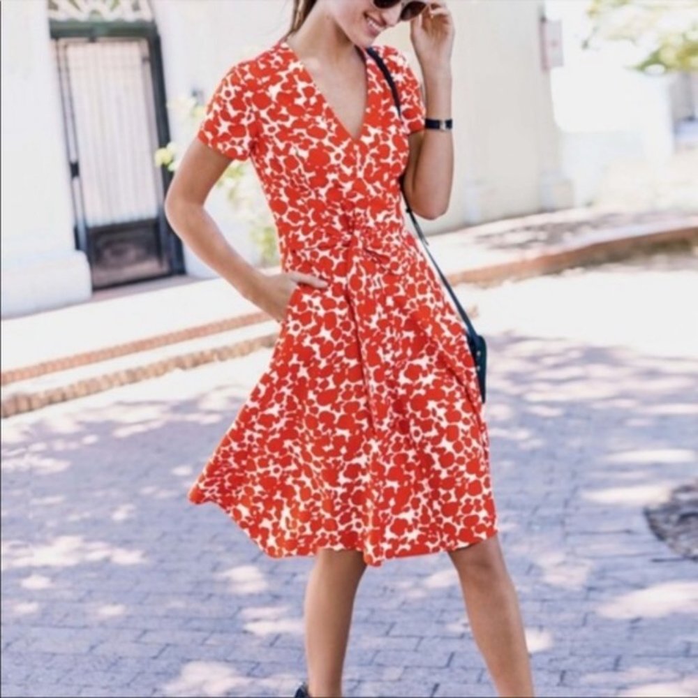 adorable Boden Lara Wrap Dress, with pockets! ❤️